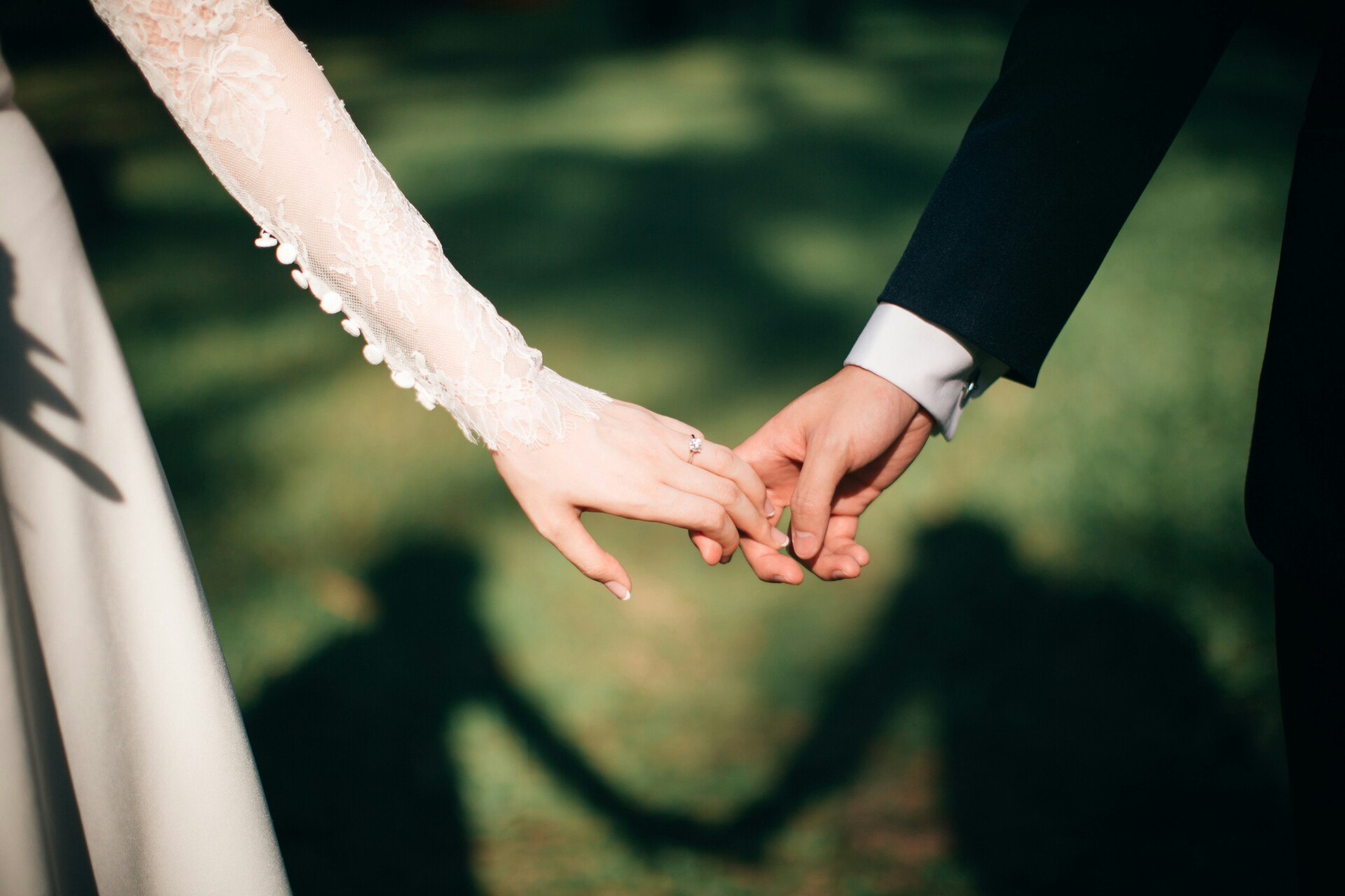 What to Consider When Planning a Beachside Ceremony